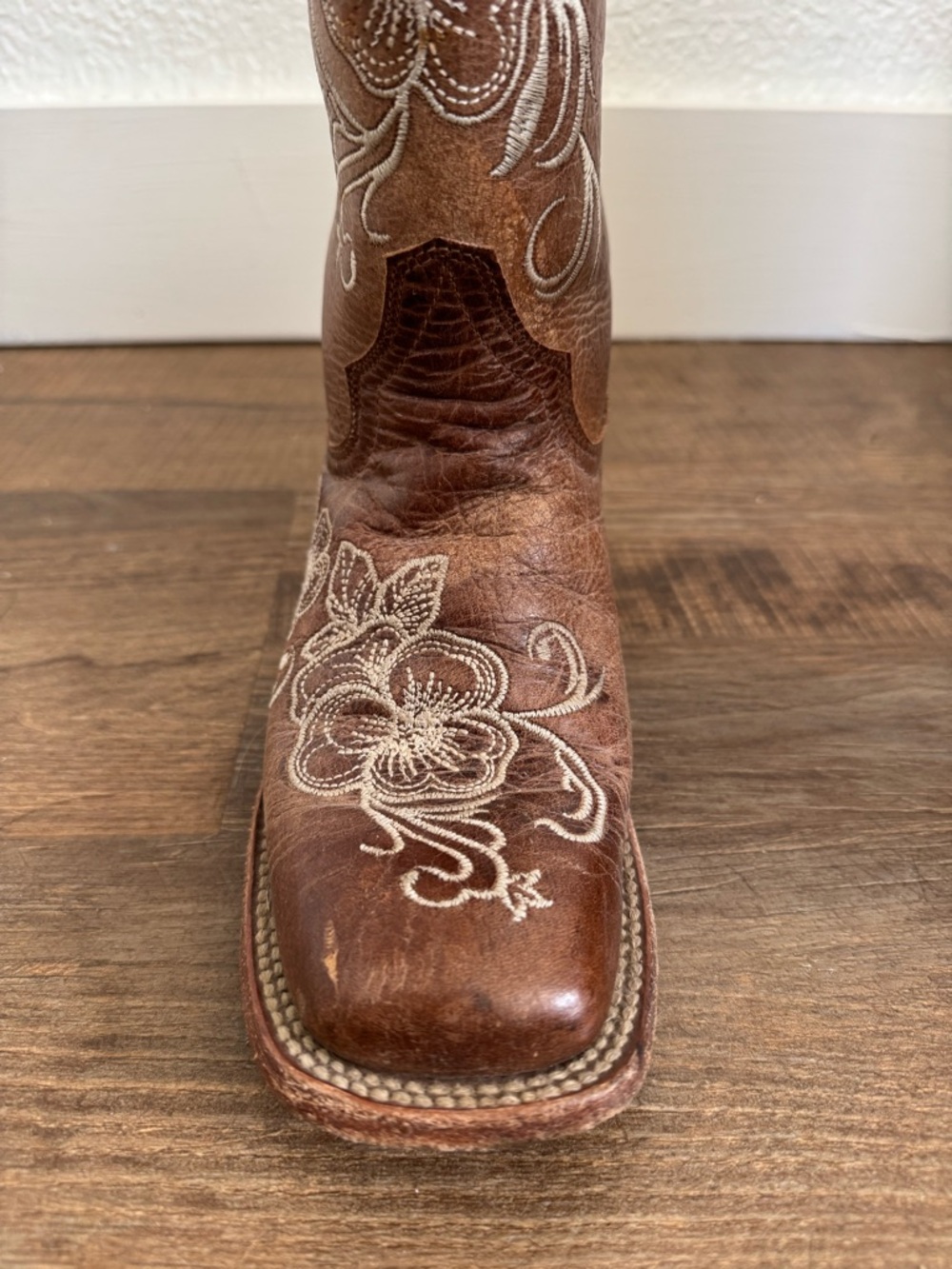 Shyanne Brown Western Embroidered Heeled Boots - Picture 9 of 12